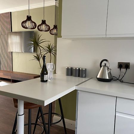 Modern Premium 2 Bedroom Home In Kent Чатам Экстерьер фото
