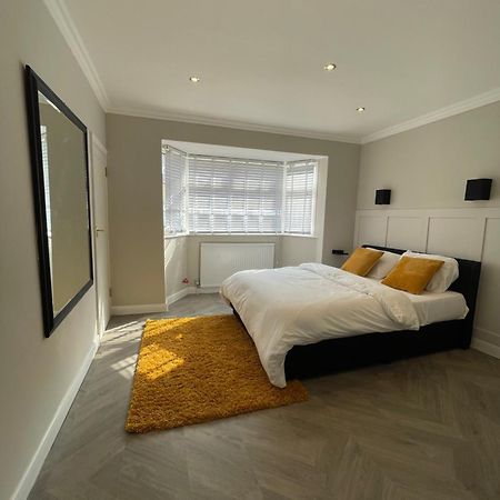 Modern Premium 2 Bedroom Home In Kent Чатам Экстерьер фото